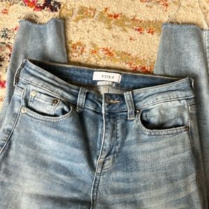 Pistola straight frayed hem